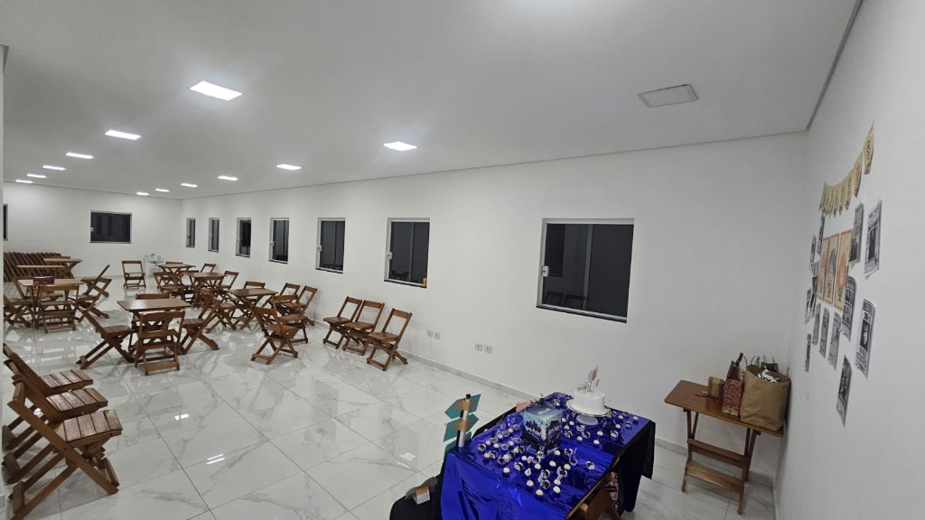 [AMBIENTE 1] Salão Social - Vista Geral das Mesas e Decoração