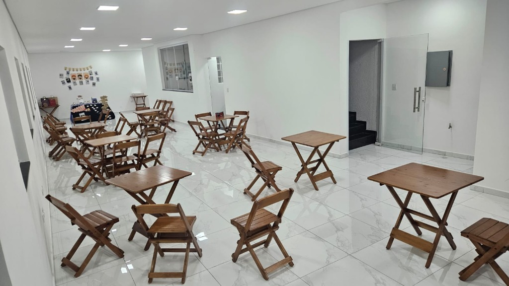 [AMBIENTE 1] Salão Social - Acomodações Modernas e Acesso